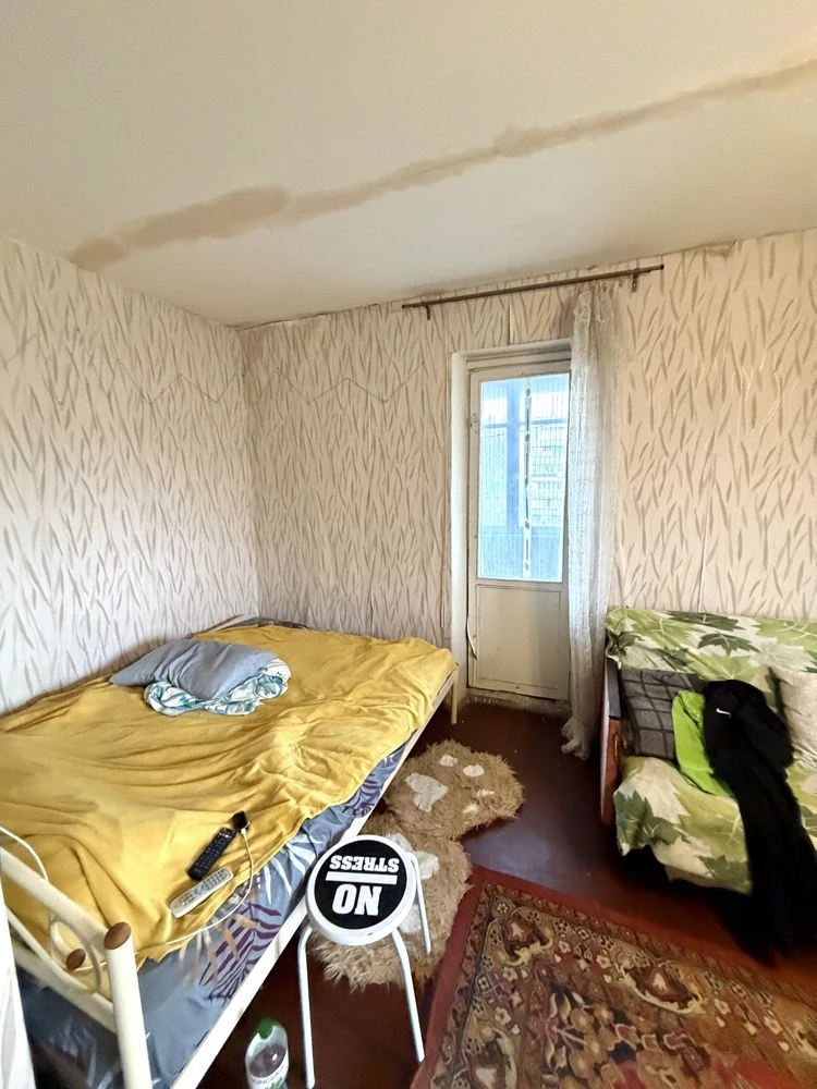 For sale 1 room apartment in Dneprovsky district on Portovaya Street