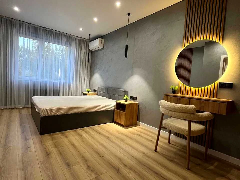 Apartment. Ivano-Frankivsk, Yuliana Zelevych st.