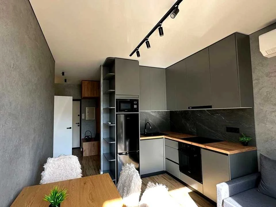 Apartment. Ivano-Frankivsk, Yuliana Zelevych st.