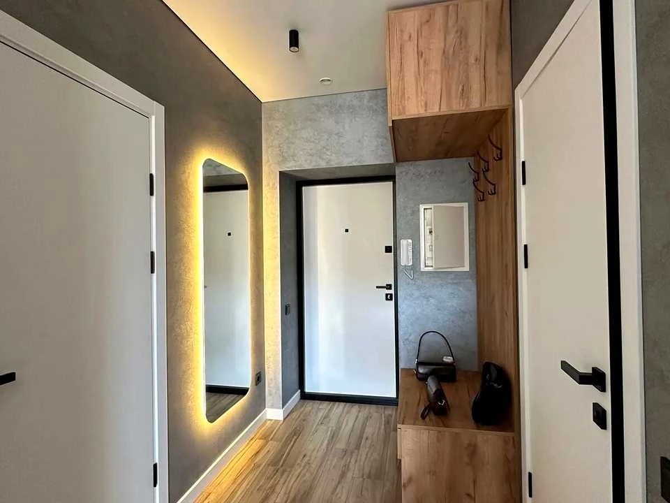 Apartment. Ivano-Frankivsk, Yuliana Zelevych st.