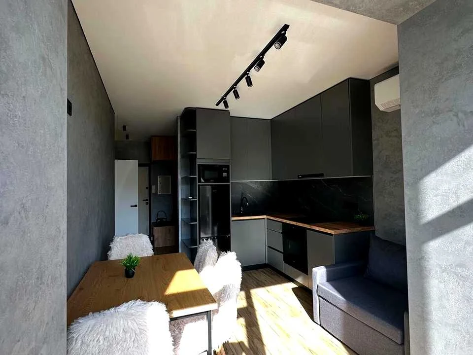 Apartment. Ivano-Frankivsk, Yuliana Zelevych st.