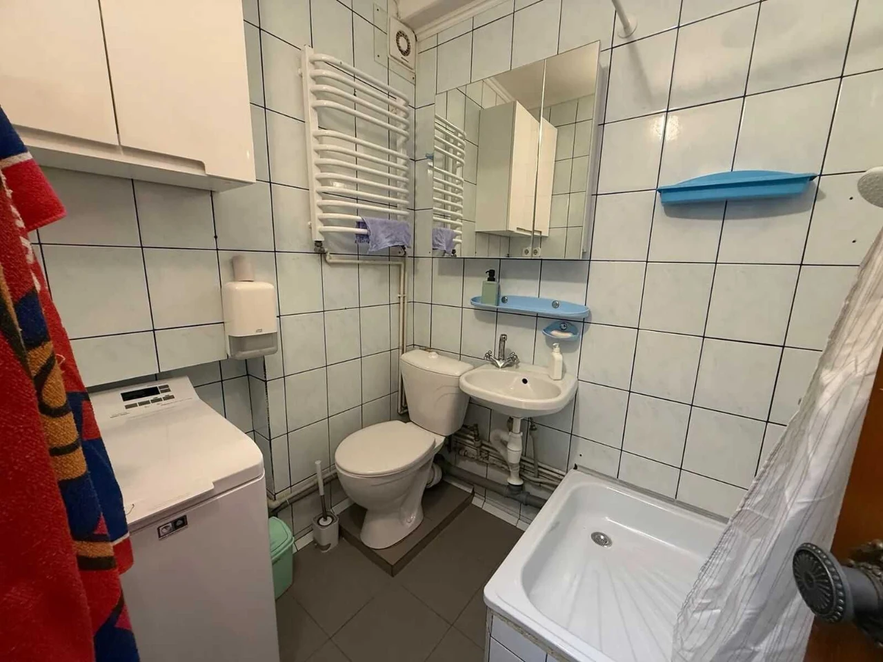 Spacious 1-bedroom apartment 55 m² in a brick building