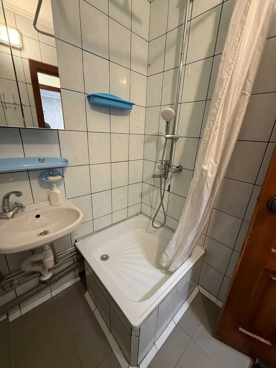 Spacious 1-bedroom apartment 55 m² in a brick building