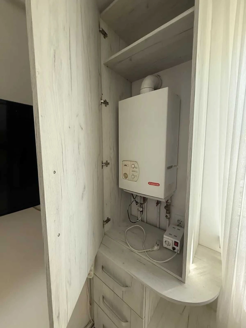 Spacious 1-bedroom apartment 55 m² in a brick building
