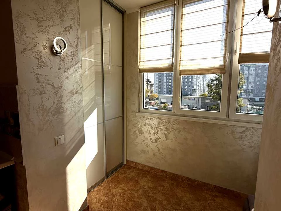 Apartment. Ivano-Frankivsk, Oleksandra Dovzhenka Street