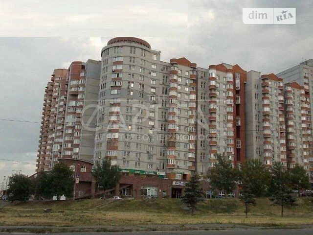 Продаж 3к квартири 125 кв. м на вул. Саперно-Слобідська 8 •