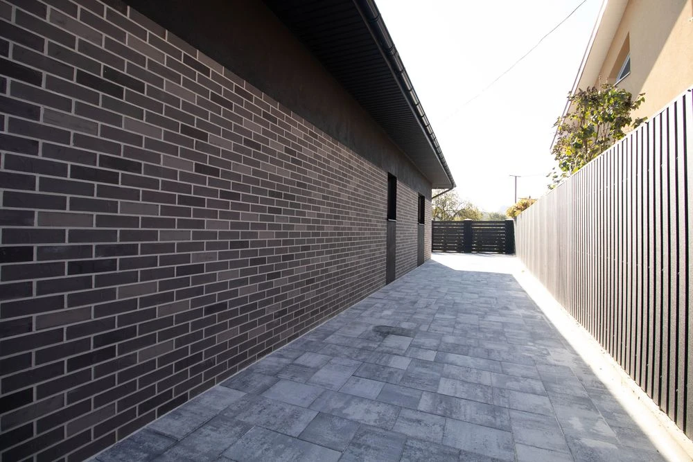 House (detached) from Owners without additional fees!!