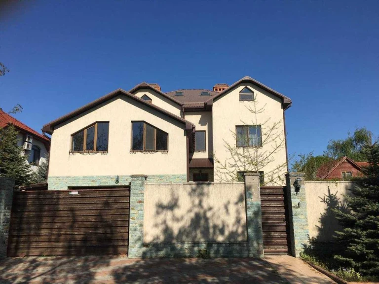 House for sale in Sauvignon-1, street Yuzhnaya. 10 acres
