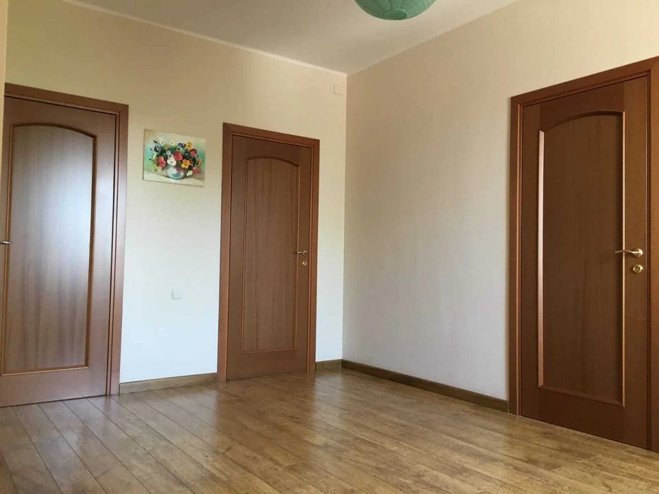 Продажа хозяйского дома в Совиньоне-1,улица Южная. 10 соток