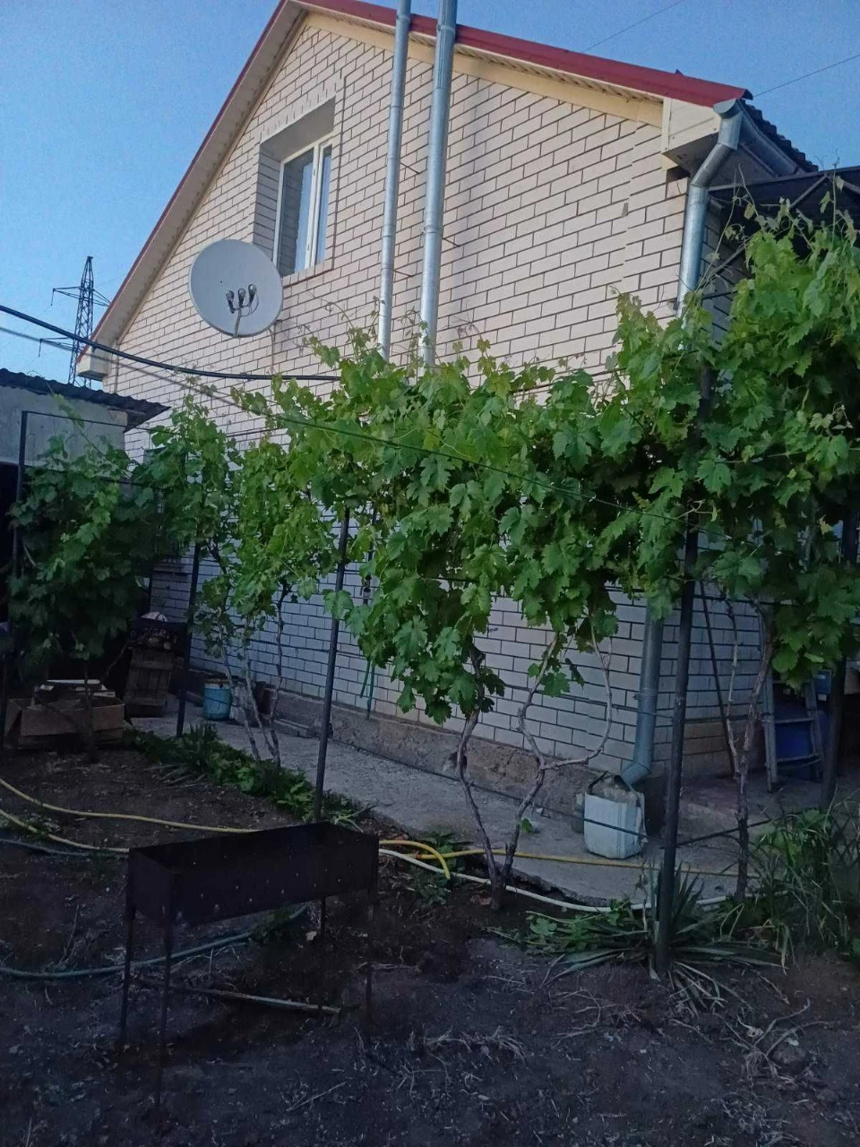 For Sale: Cottage (Residential House) with Address, "Zorka"