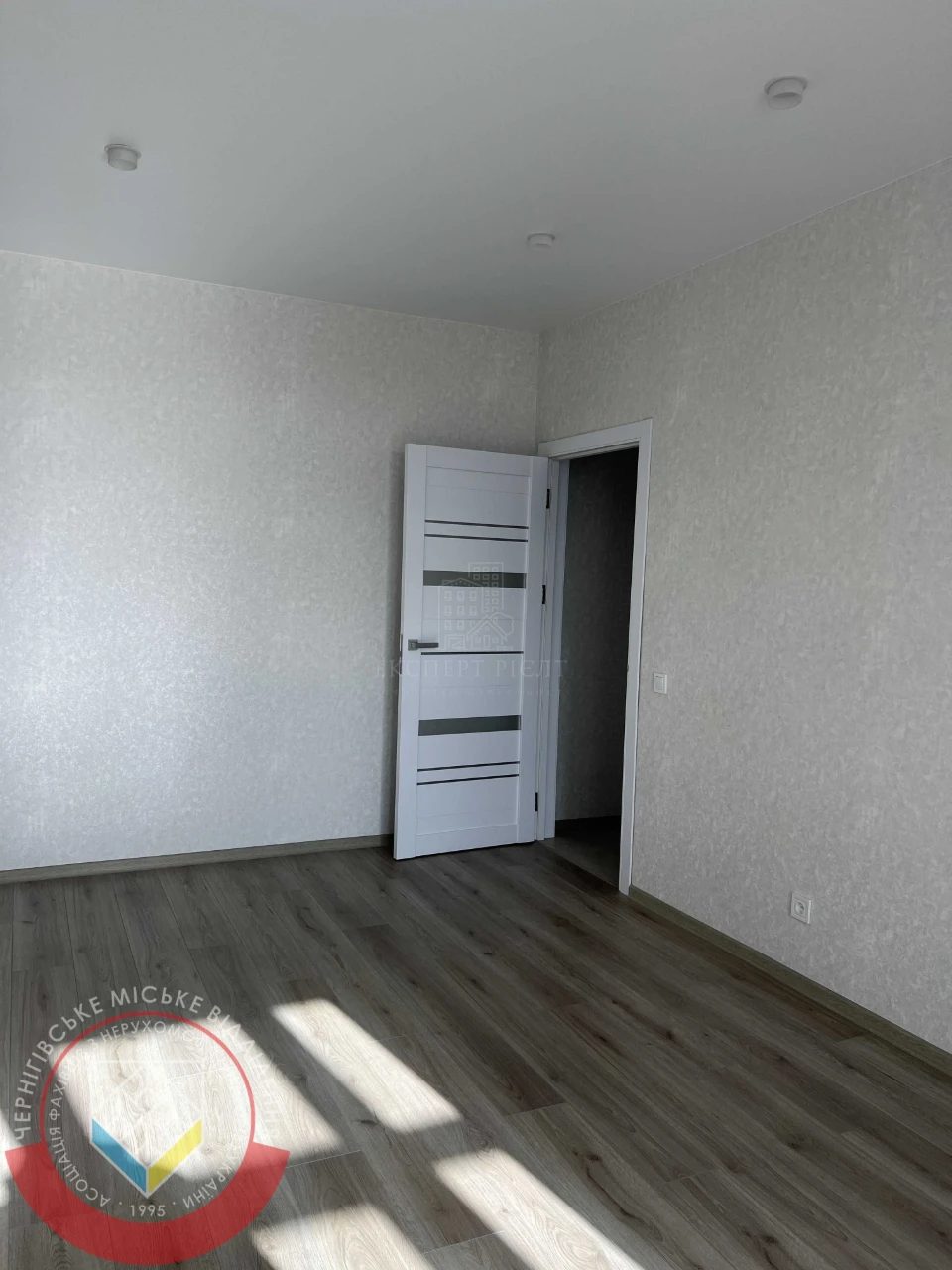 For Sale: Luxurious 1-bedroom apartment with fresh renovation