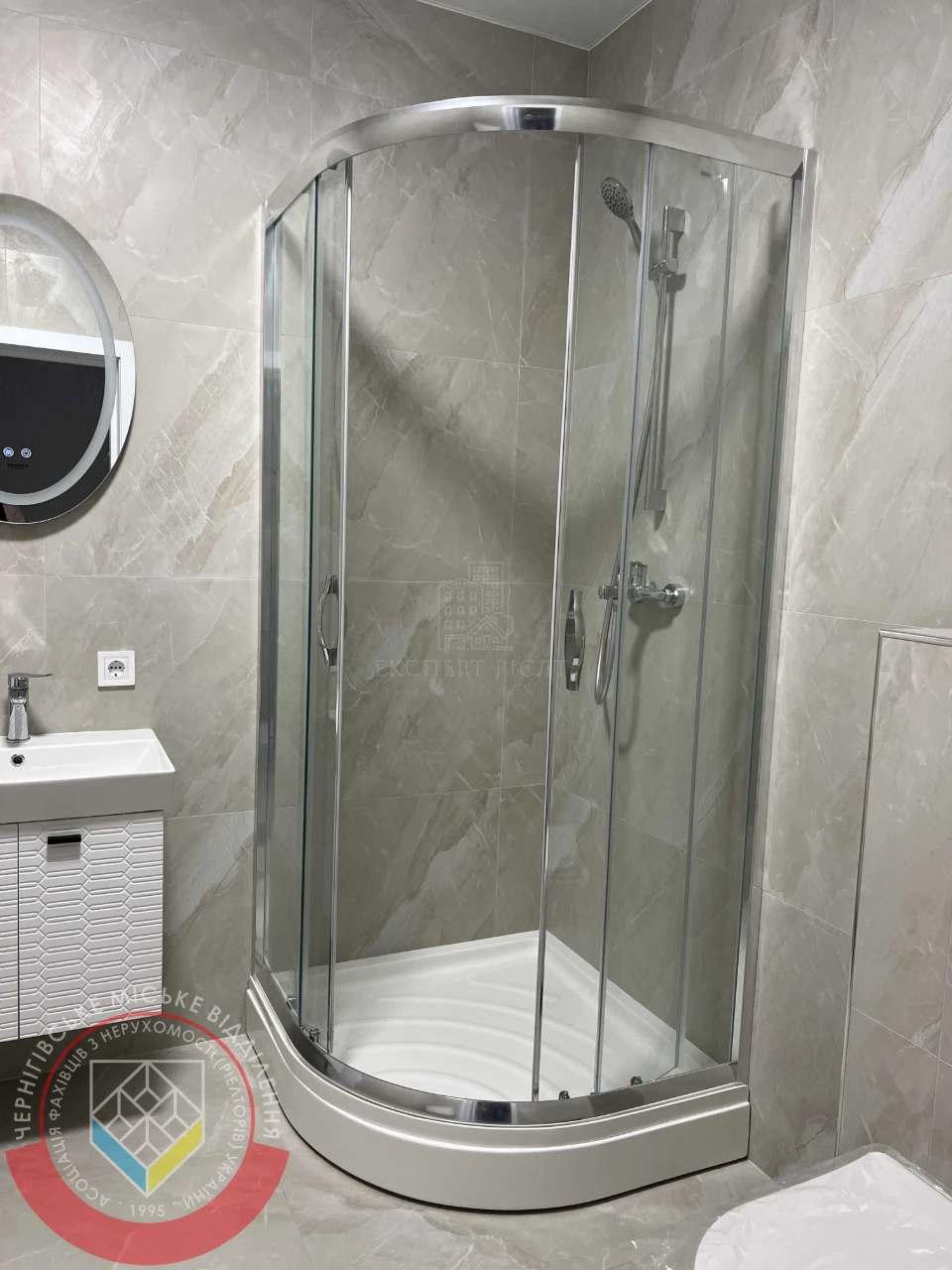 For Sale: Luxurious 1-bedroom apartment with fresh renovation