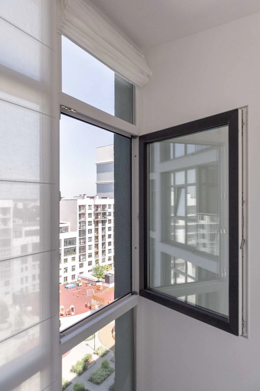 Sale of a 2-bedroom apartment with renovation in the "National" residential complex -