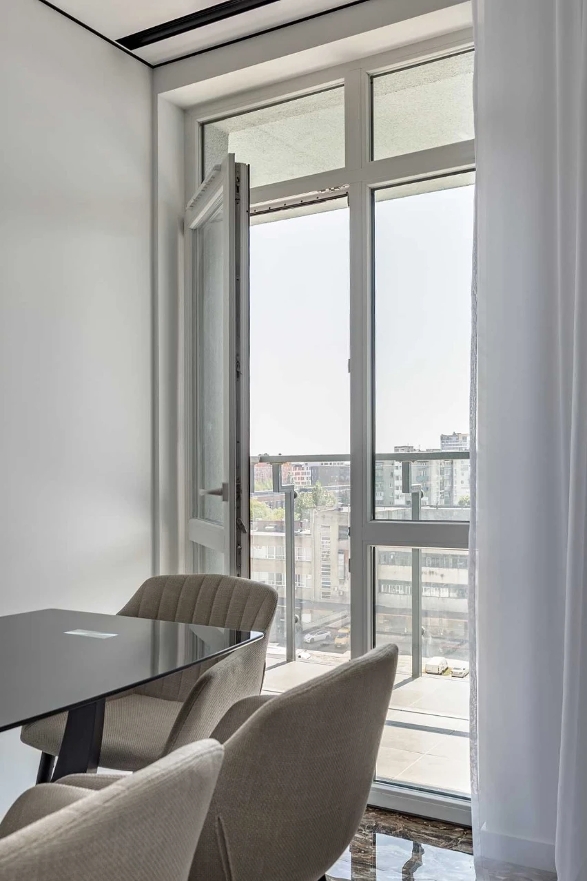 Sale of a 2-bedroom apartment with renovation in the "National" residential complex -