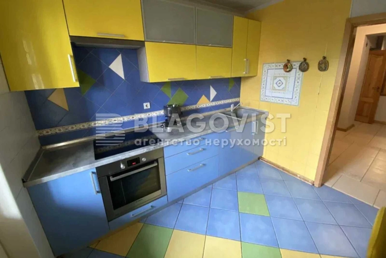 Продажа 3-комнатной квартиры в центре Тарасівки