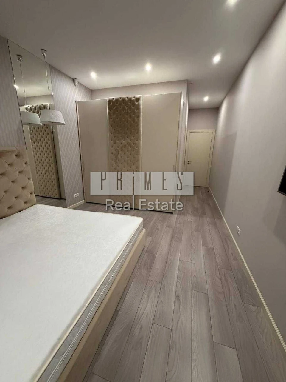 4-room apartment in residential complex "French Quarter 1" 109.2 sq.m.