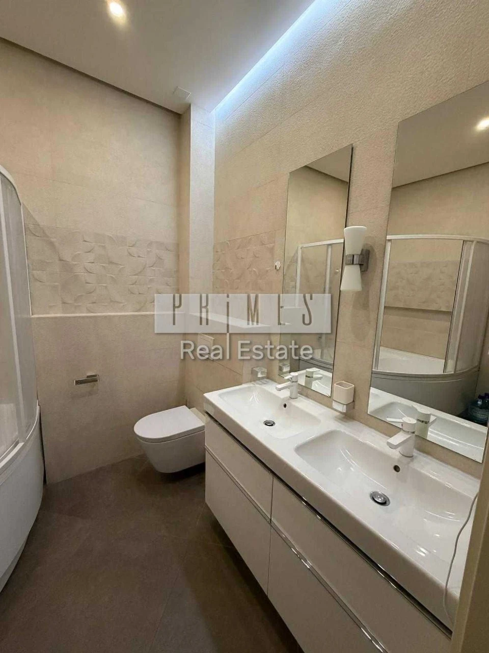 4-room apartment in residential complex "French Quarter 1" 109.2 sq.m.