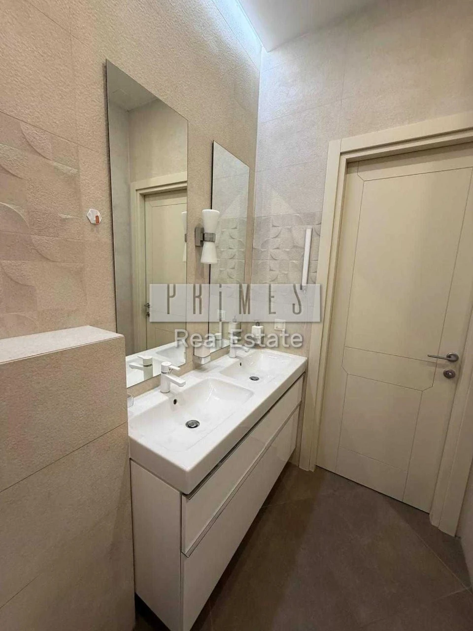 4-room apartment in residential complex "French Quarter 1" 109.2 sq.m.