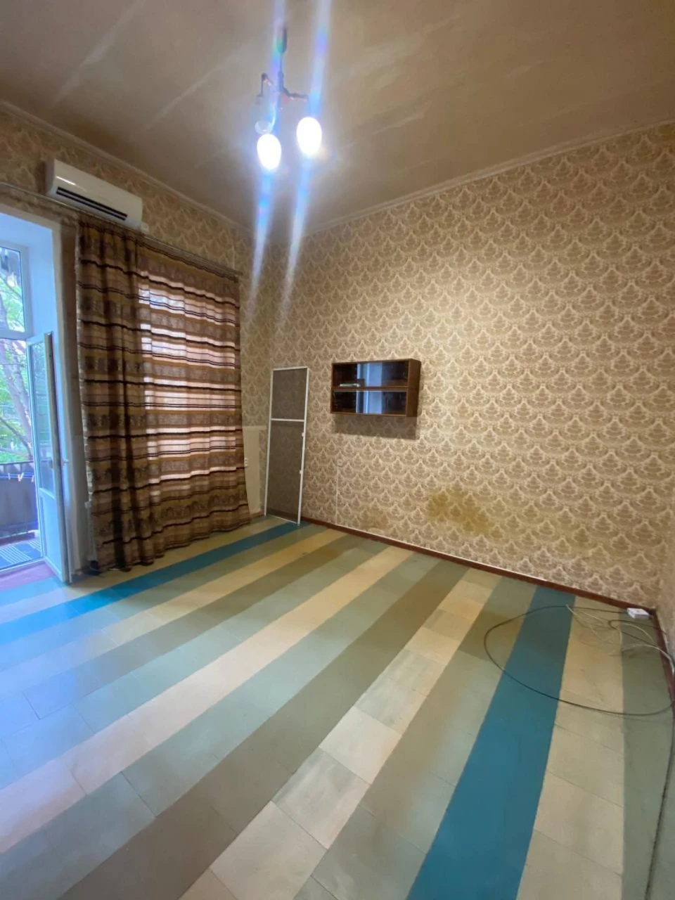 Продам 1 кв Сталинка 2 эт. Староказацька, Комсомольская возл