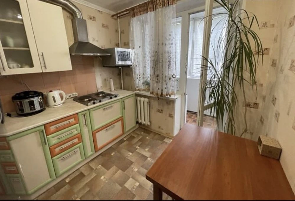 Продам 1-к квартиру низ  пр.  Александра Поля (Кирова)
