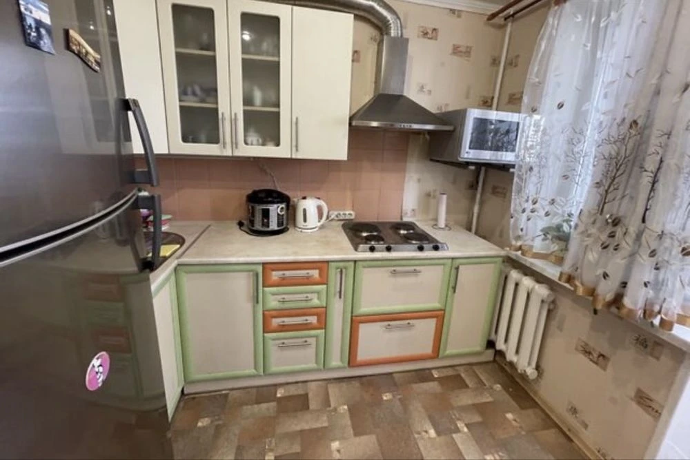 Продам 1-к квартиру низ  пр.  Александра Поля (Кирова)