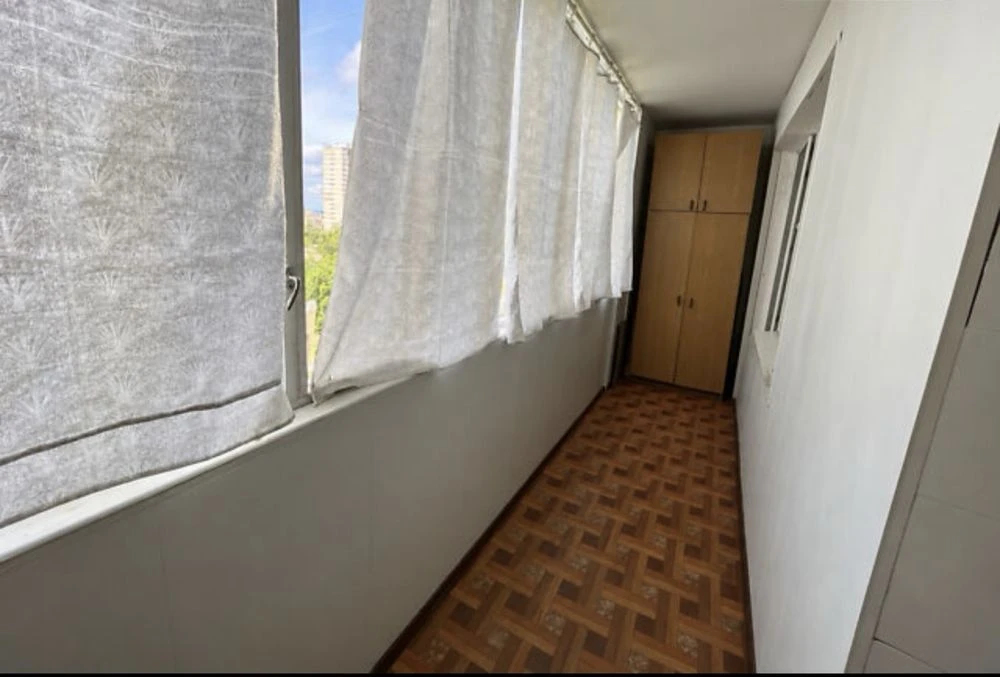 Продам 1-к квартиру низ  пр.  Александра Поля (Кирова)