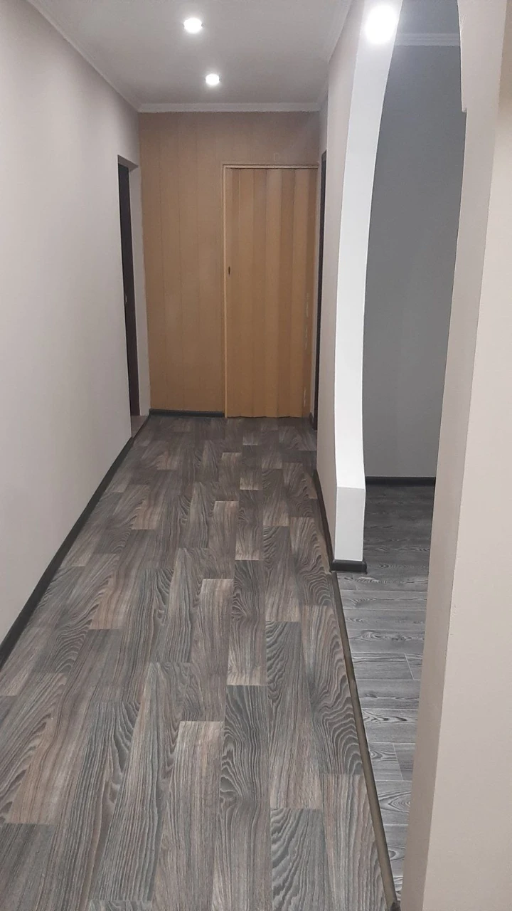 Продам 3х ком.ж/м Коммунар (Покровський) с мебелью