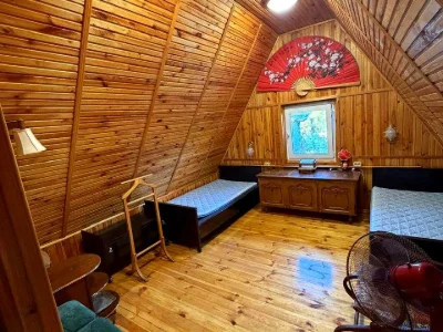 Будинок. Київ, Прибережна садова