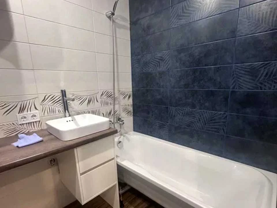 Apartment. Kharkiv, Heroiv Kharkova Ave. (Moskovskiy)