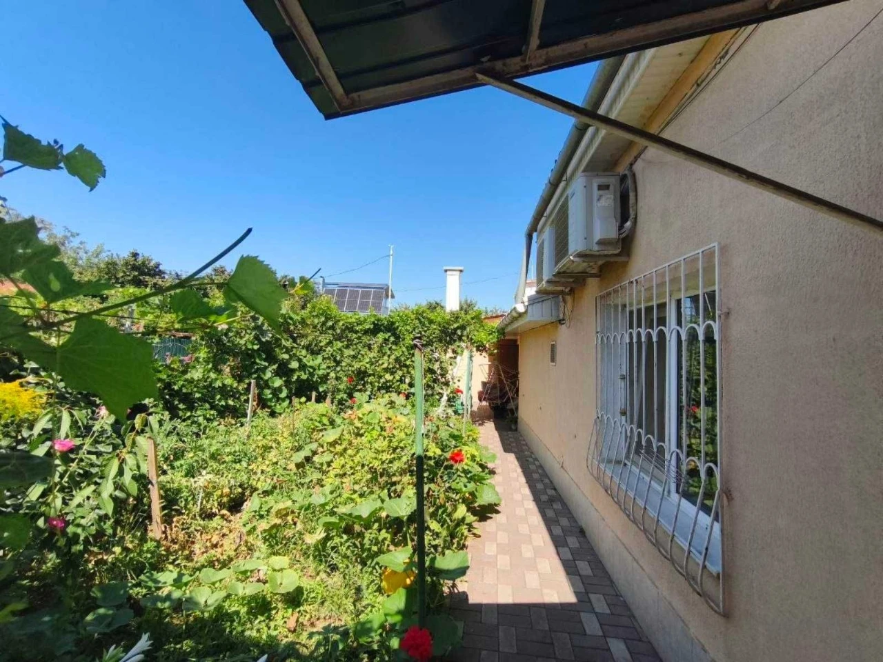 For Sale: House in Dacha Kovalevskoye - Near the Sea