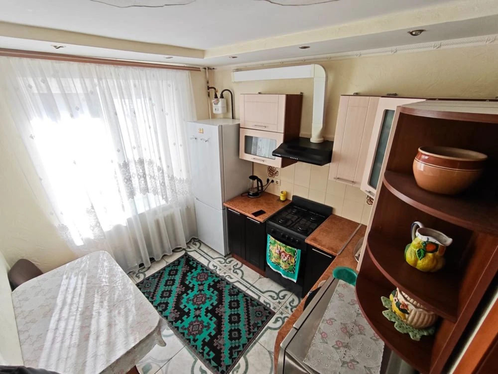 1-room apartment with furniture and appliances