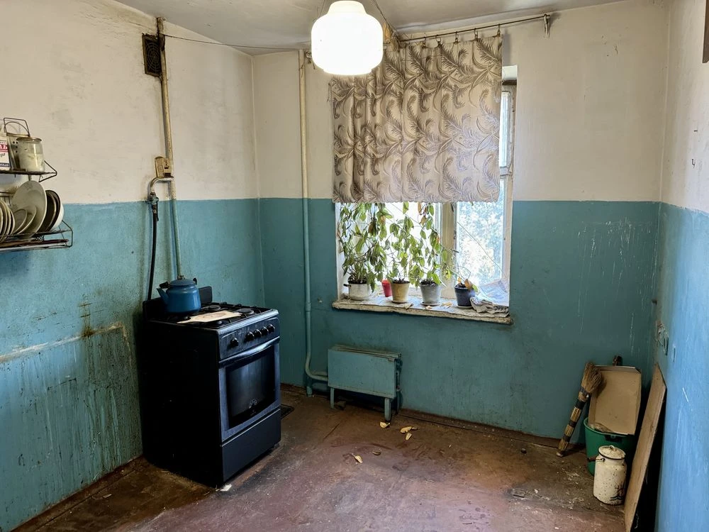 Apartment for Sale: One-Room Apartment in a Brick House in Sherstya