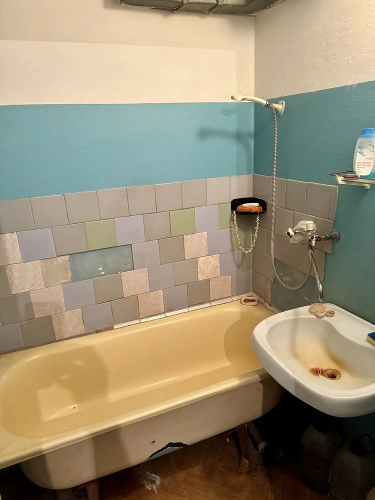 Apartment for Sale: One-Room Apartment in a Brick House in Sherstya