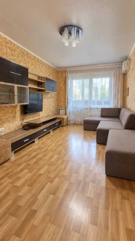 Продам 3 к. квартиру Аэрокосмический Гагарина метро Спортивн