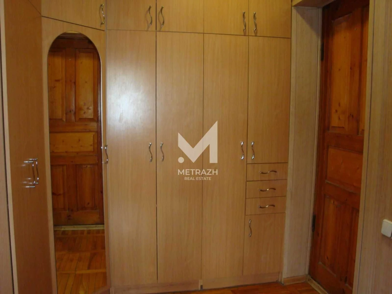 87452 | For Sale 2-bedroom apartment in a Stalinist building on Lesya Kurba Street