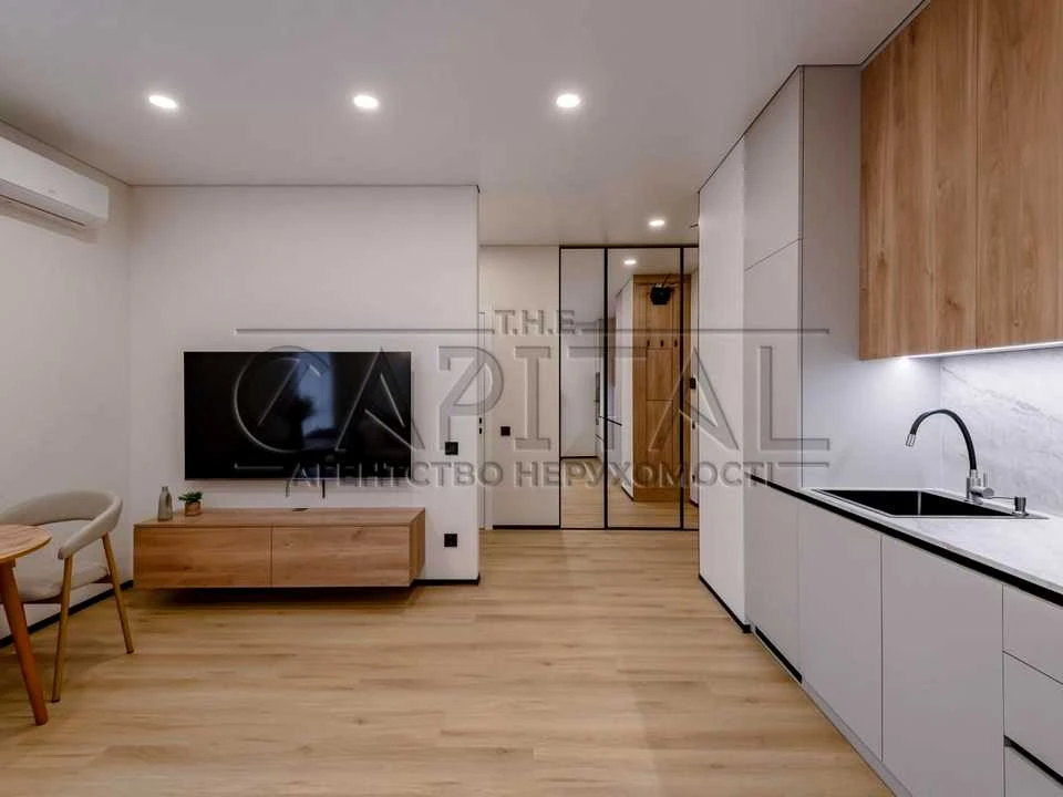 Apartment. Salutna St, Kyiv