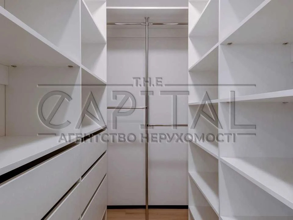 Apartment. Salutna St, Kyiv
