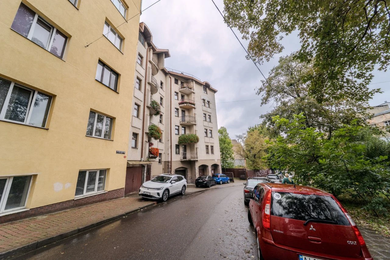 Sale of a 3-room apartment on Sventsickogo Street