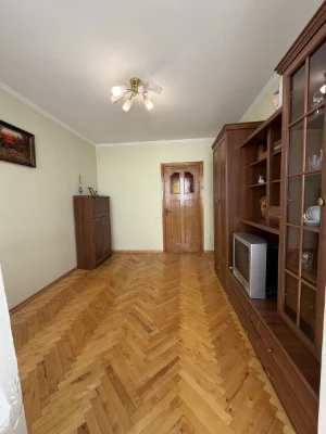 Sale of a 3-bedroom apartment on Puluya Street