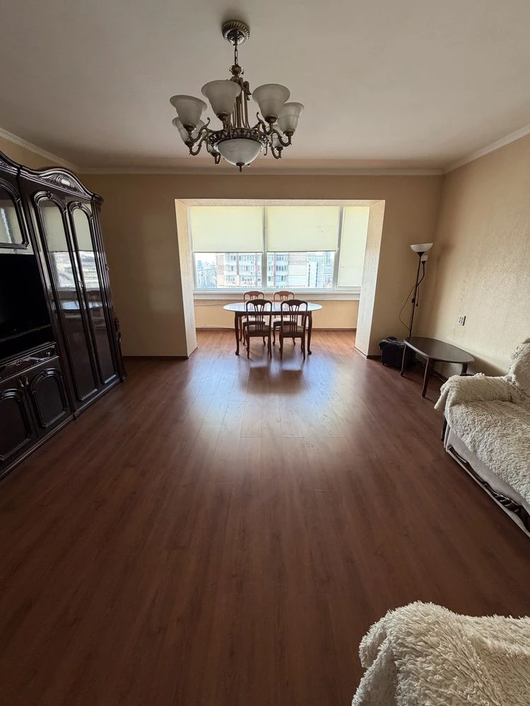 Apartment for sale on Pecers'k. Owner.