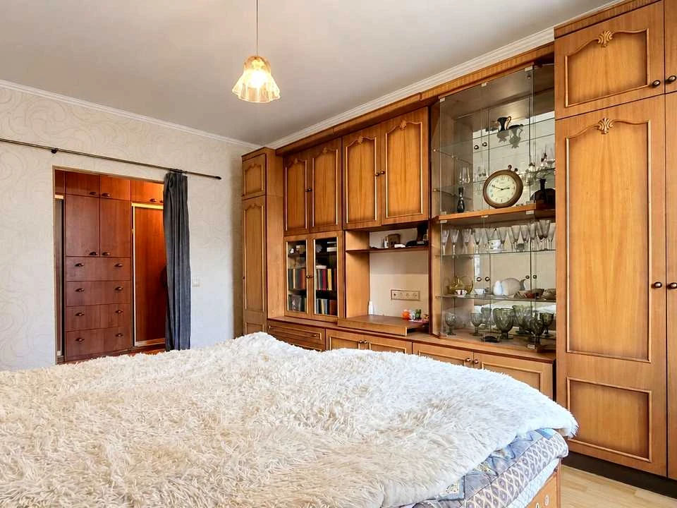 Apartment. Larisy Rudenko st., Kyiv