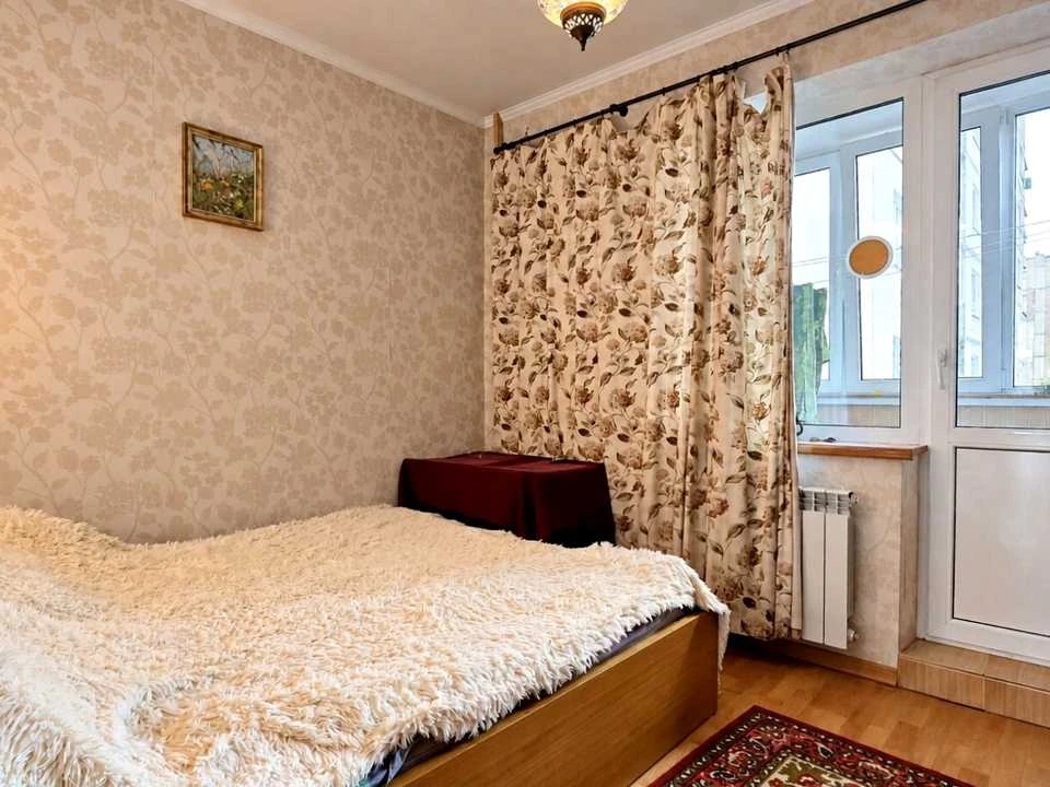 Apartment. Larisy Rudenko st., Kyiv