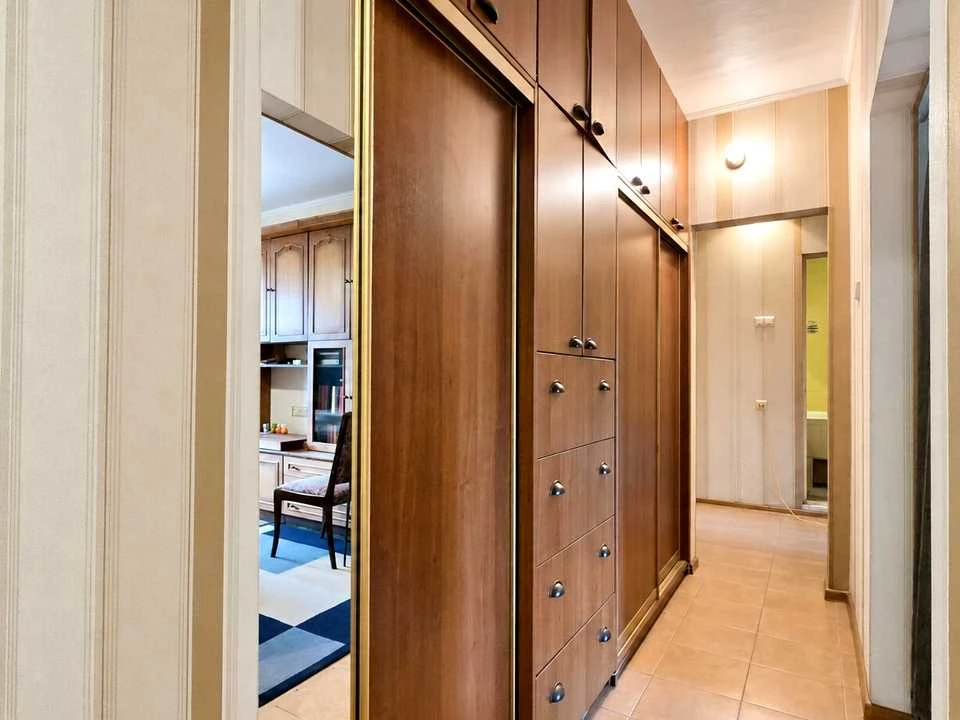 Apartment. Larisy Rudenko st., Kyiv