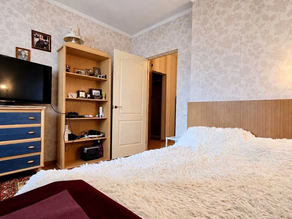 Apartment. Larisy Rudenko st., Kyiv