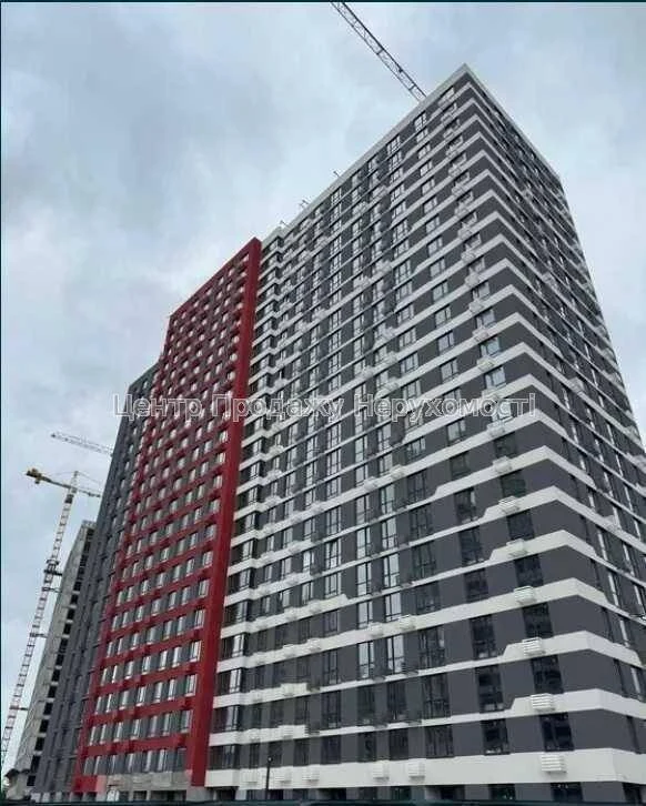 Sale of a 3-bedroom apartment in the Warsawський 3 residential complex, Kyiv