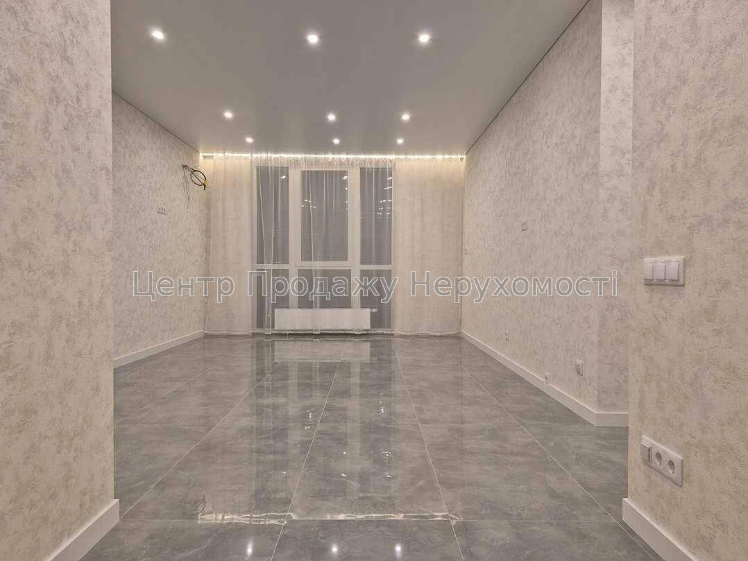 Sale of a 3-bedroom apartment in the Warsawський 3 residential complex, Kyiv