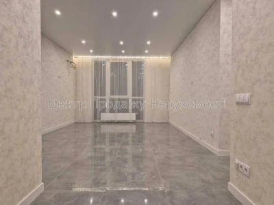 Sale of a 3-bedroom apartment in the Warsawський 3 residential complex, Kyiv