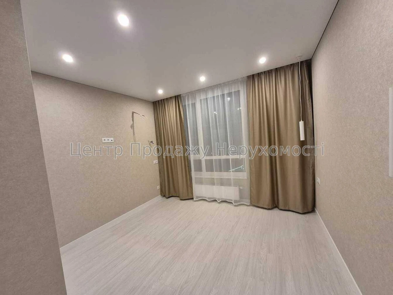 Sale of a 3-bedroom apartment in the Warsawський 3 residential complex, Kyiv
