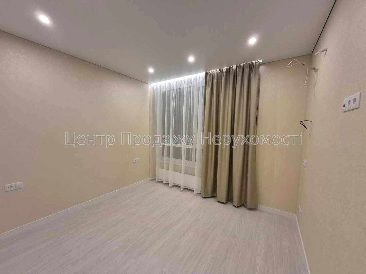 Sale of a 3-bedroom apartment in the Warsawський 3 residential complex, Kyiv