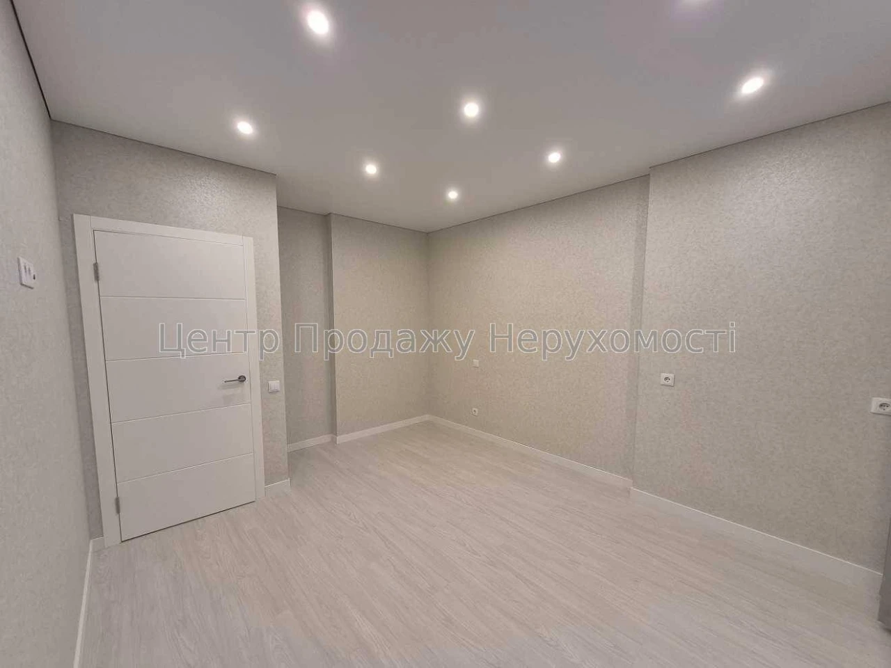 Sale of a 3-bedroom apartment in the Warsawський 3 residential complex, Kyiv
